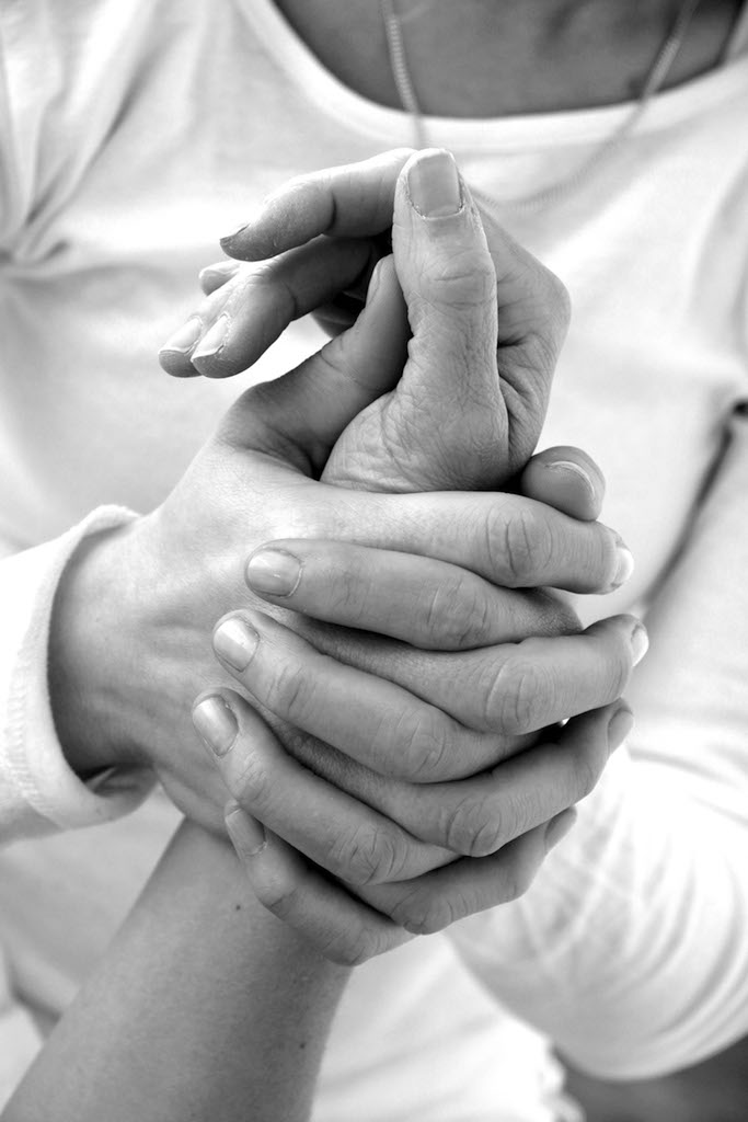 Osteopathische Behandlung bei Gelenkbeschwerden, Sportverletzungen, Schleudertrauma